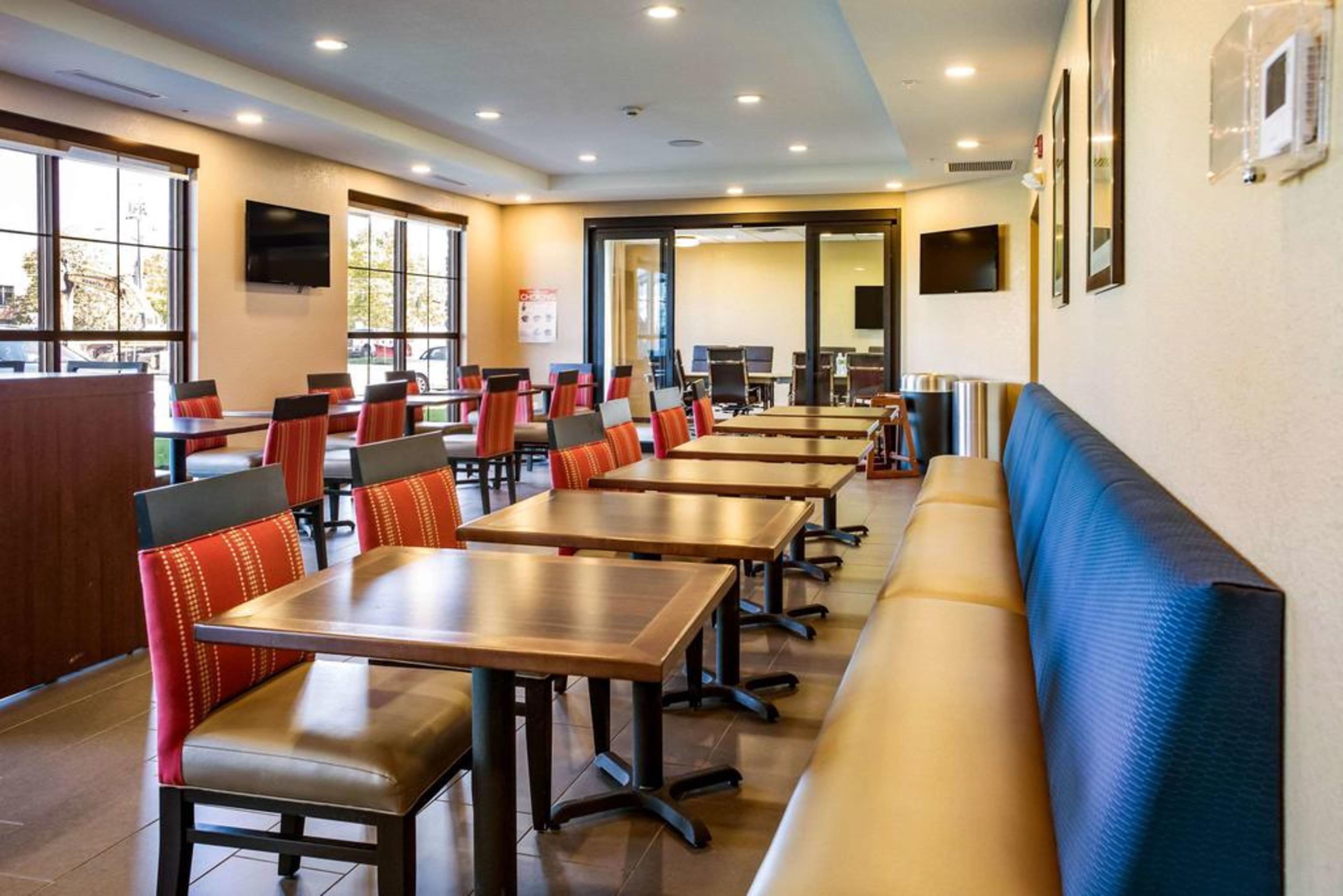 Comfort Inn & Suites Niagara Falls Blvd Usa Εξωτερικό φωτογραφία
