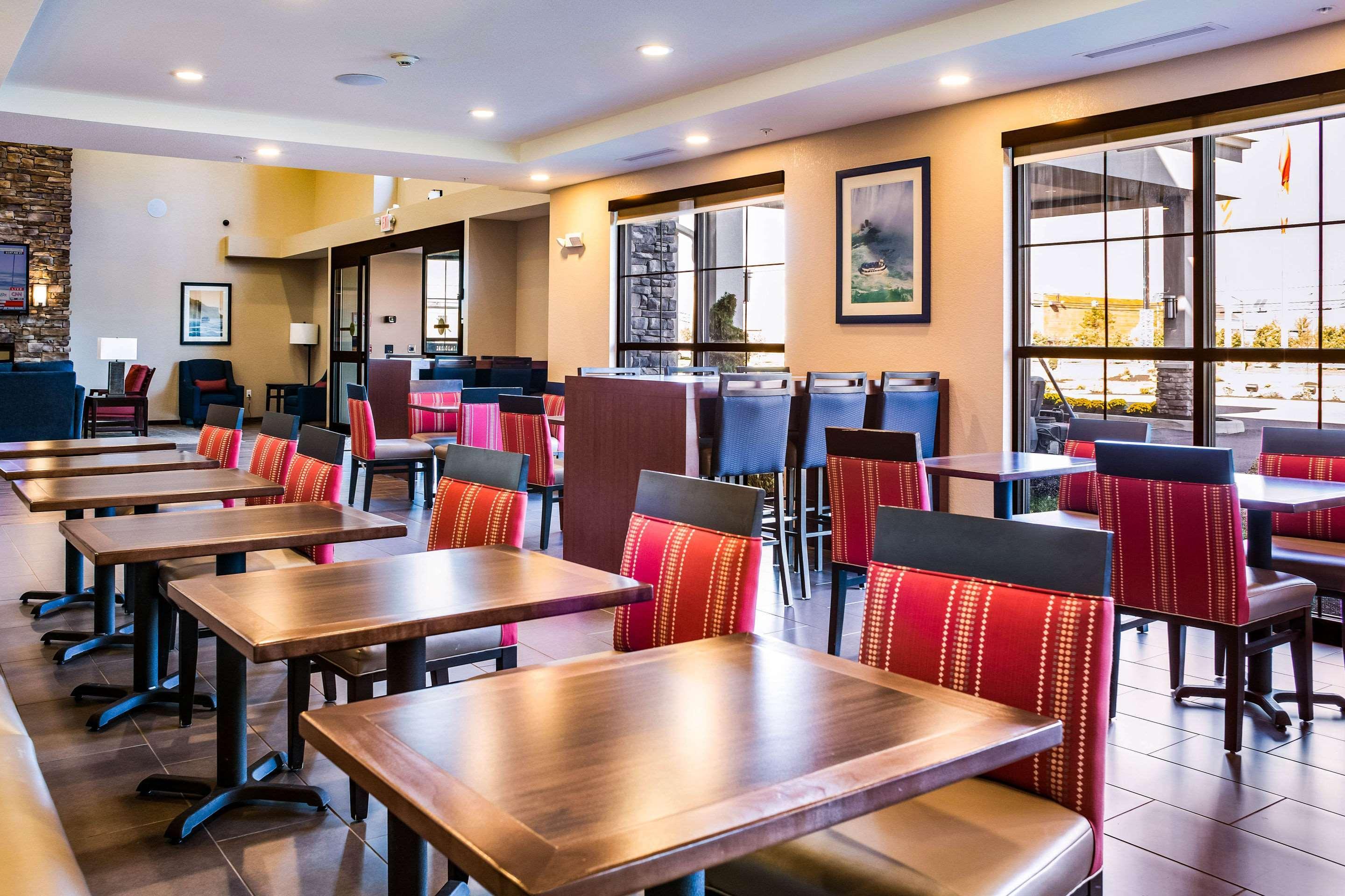 Comfort Inn & Suites Niagara Falls Blvd Usa Εξωτερικό φωτογραφία